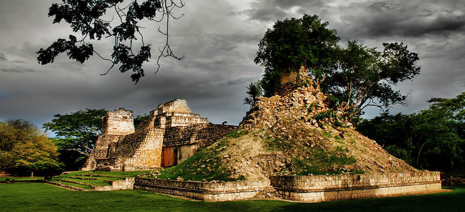 Visit ancient mayan ruins deep in the rainforests of Mexico, Belize, Guatemala, El Salvador and Honduras